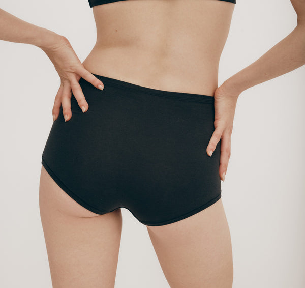 Organic Basics Flex Shorty Black