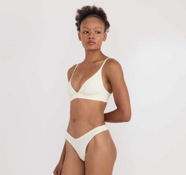 organic basics Flex Triangle Bralette Off White