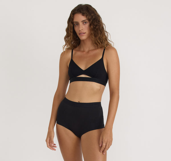 organic basics Soft Touch Shorty Black