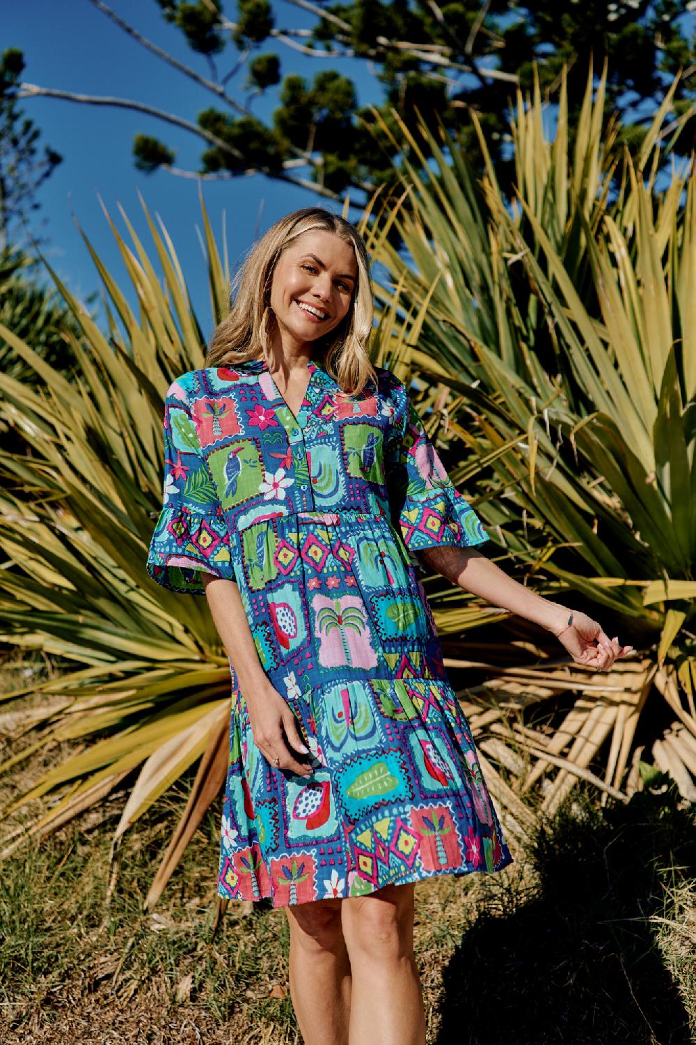 Oriëntique Maya Button V Neck Layer Dress