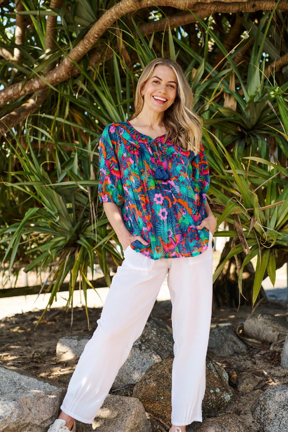 Oriëntique Tessa V-Neck Tassel Top