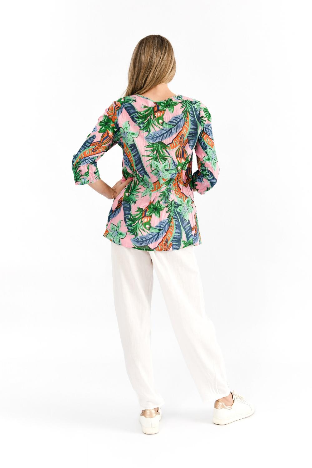 Oriëntique Tina V Neck Pleated Top 3/4 Sleeve