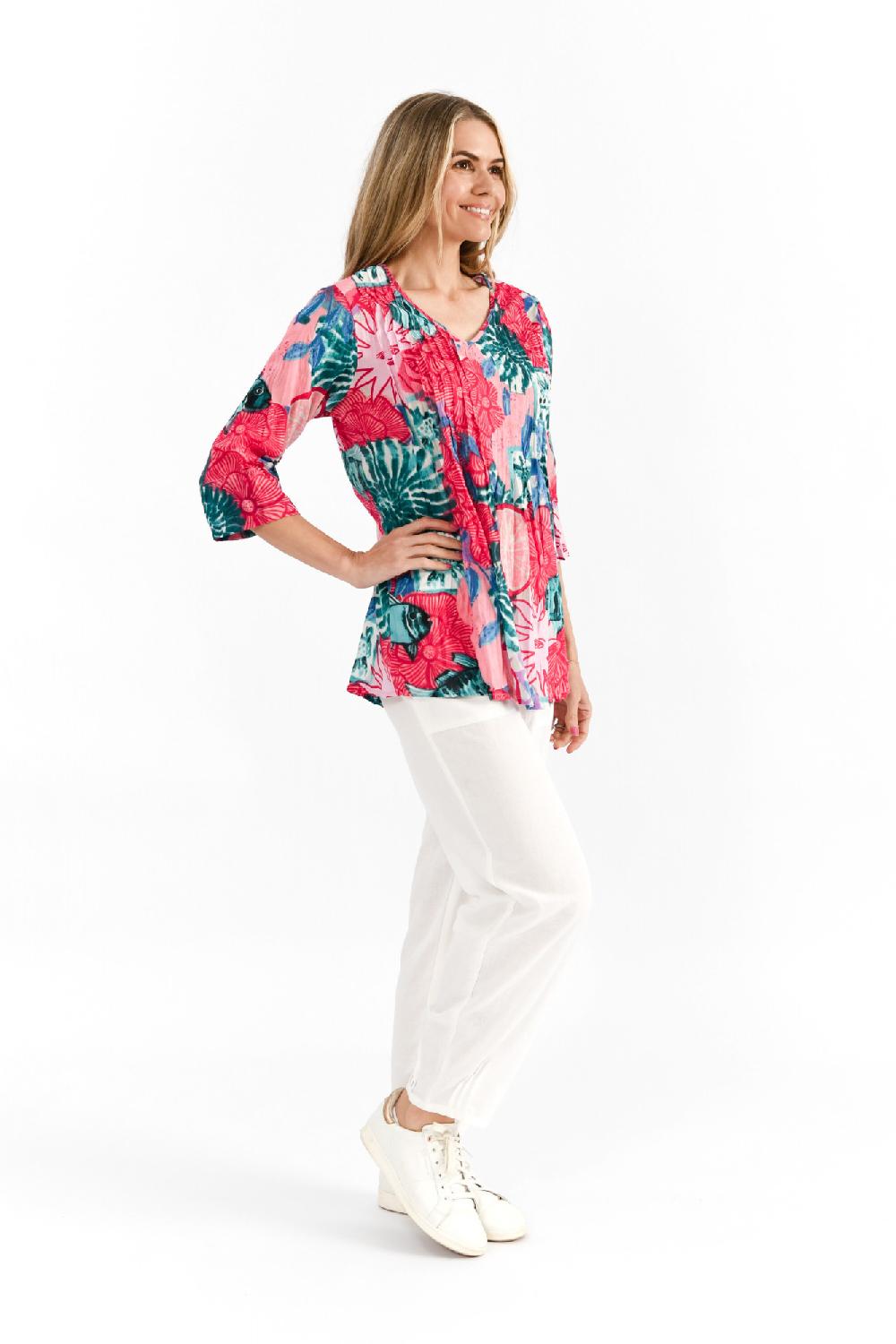 Oriëntique Tina V Neck Pleated Top 3/4 Sleeve