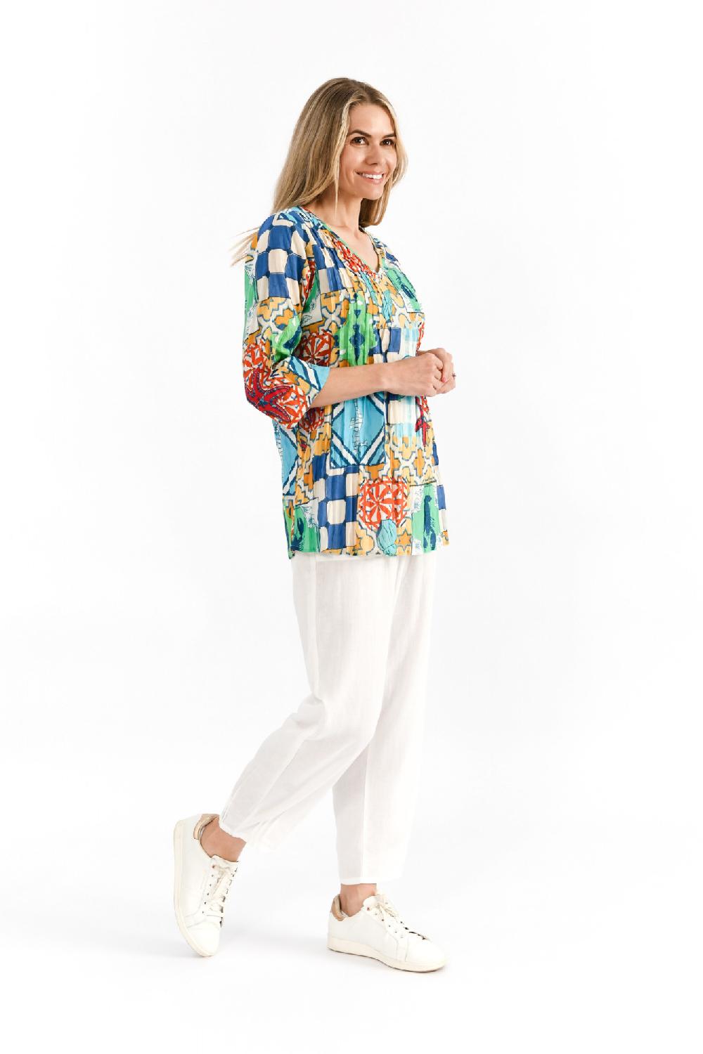 Oriëntique Tina V Neck Pleated Top 3/4 Sleeve