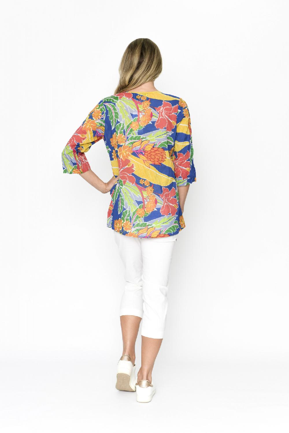 Oriëntique Tina V Neck Pleated Top 3/4 Sleeve