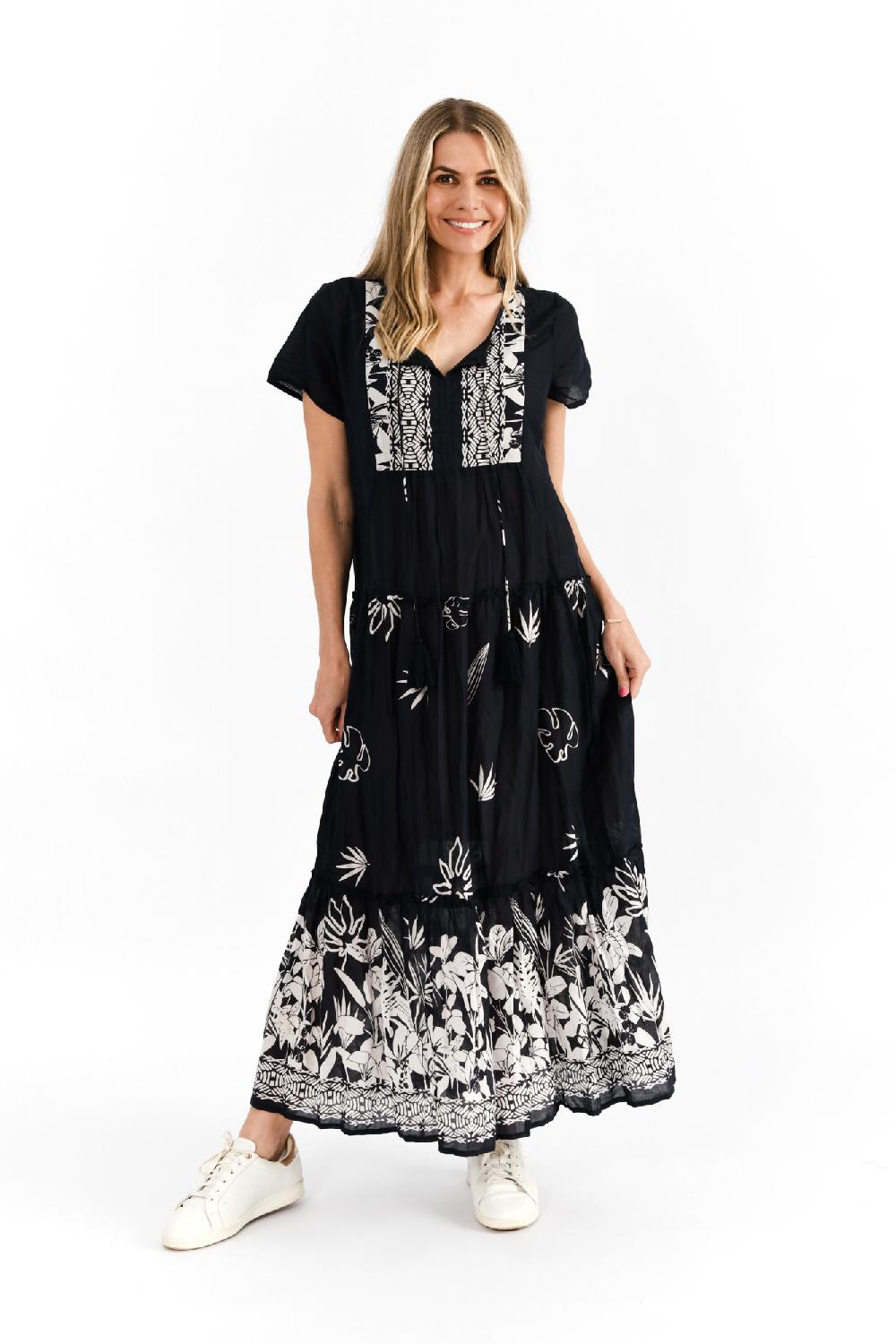 oriëntique Zola V Neck Maxi Dress