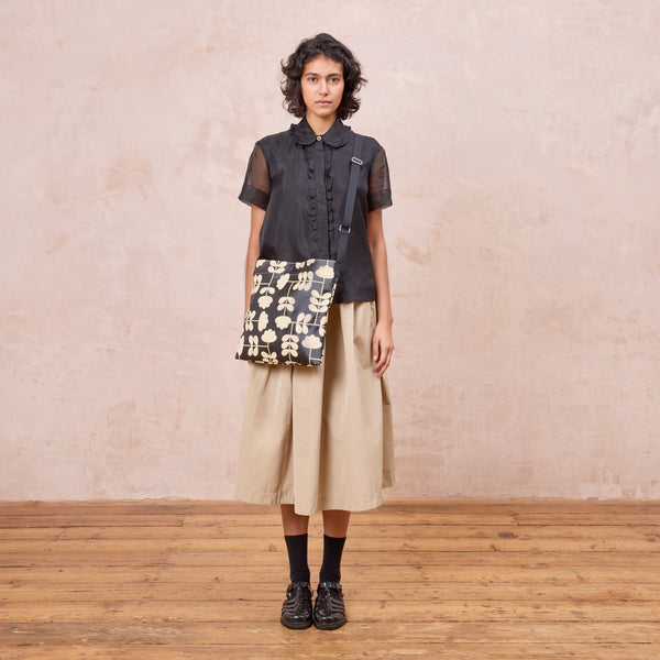 Orla Kiely On A Roll Flat Crossbody - Mono Stem Black