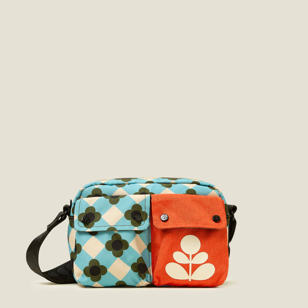 orla kiely Angle Camera Bag - Flower Check Ziggurat