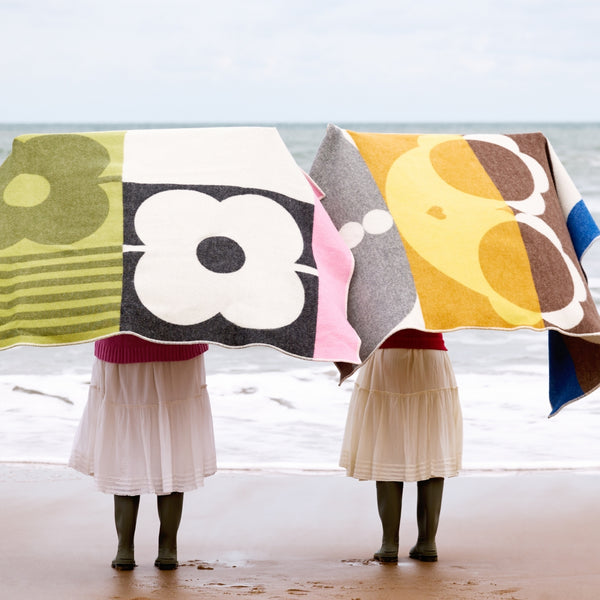 Orla Kiely Wool Blanket - Lola Chocolate Sunflower