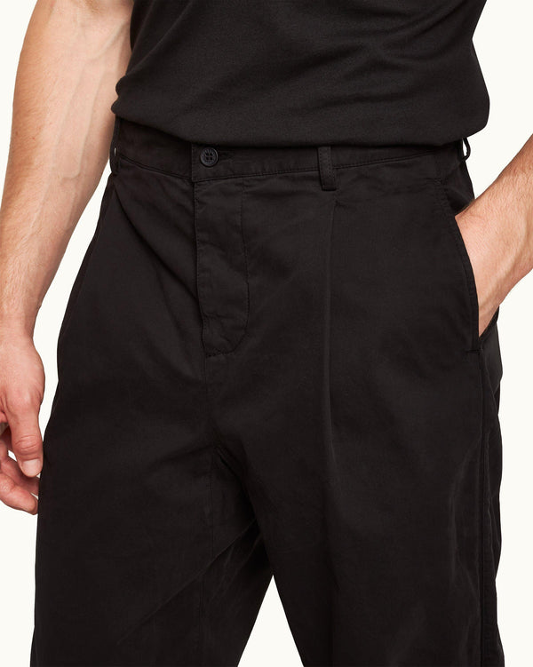 Orlebar Brown Orlebar Brown| Black Tapered Fit Needle Corduroy Trousers – ORLEBAR BROWN