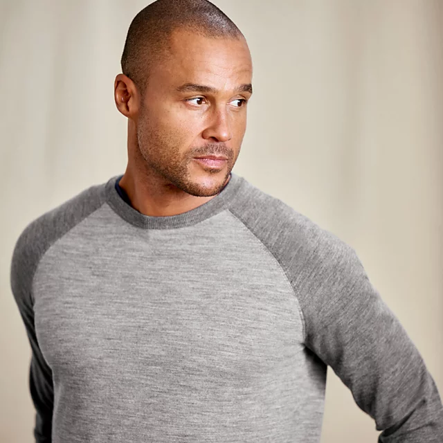 Orvis Lightweight Merino Crewneck Sweater DARK GREY/LIGHT GREY COLORBLOCK