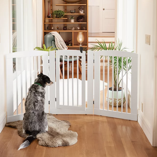 orvis Freestanding Three-Panel Gate with Door