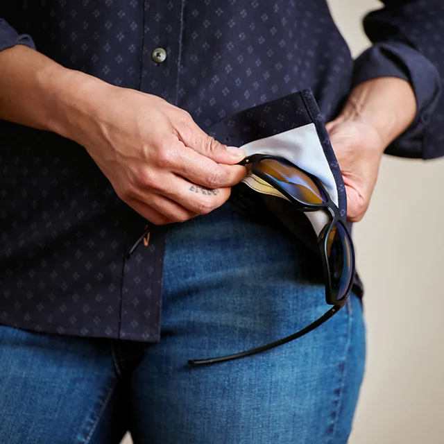 Orvis Women’s Tech Chambray Long-Sleeve Work Shirt NAVY DIAMOND