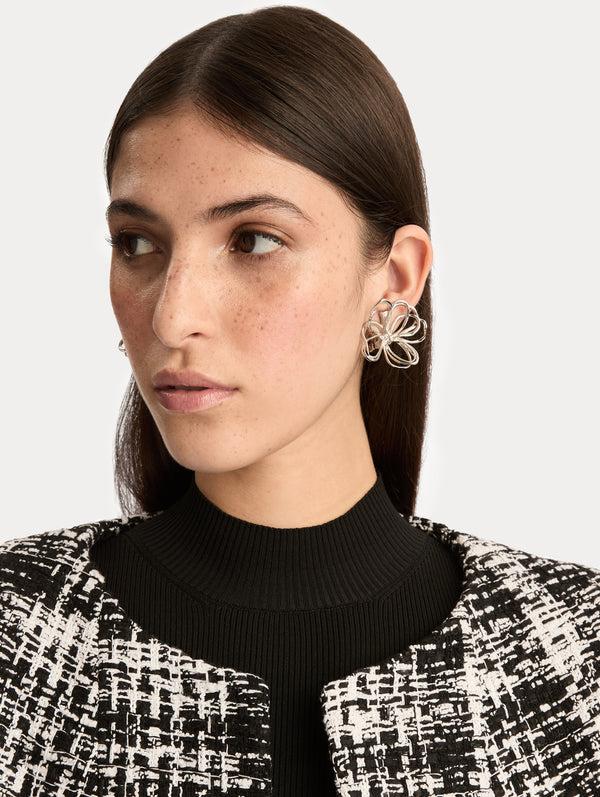 Oscar De La Renta Threaded Flower Earrings