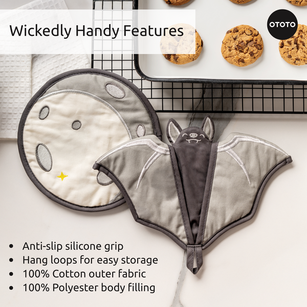 Ototo Batlicious Mitts And Trivet Set