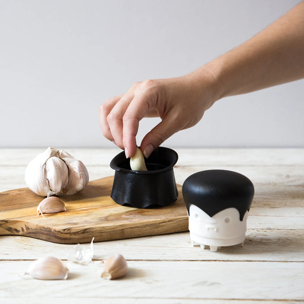 Ototo Gracula Garlic Crusher