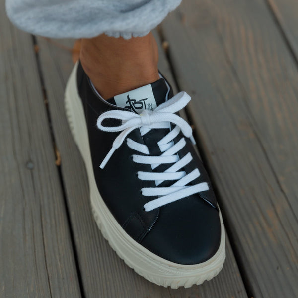 otbt PANGEA in BLACK Court Sneakers