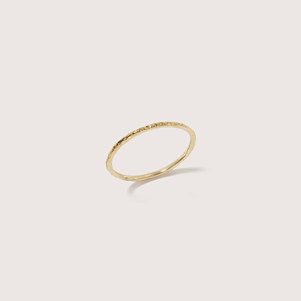 otiumberg Classic Hammered Thread Ring 9kt Solid Gold