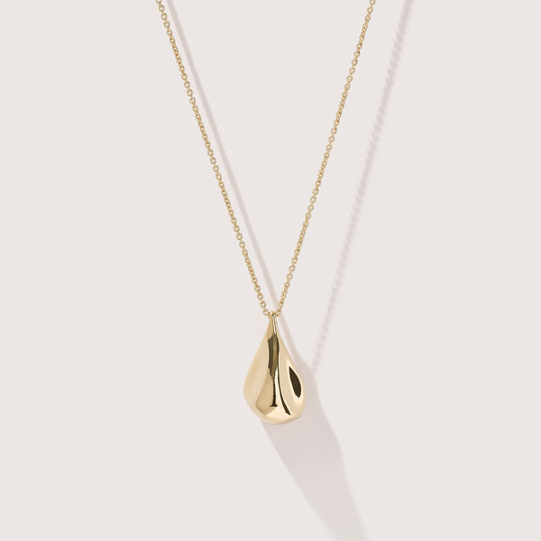 otiumberg Fluid Pebble Necklace 14kt Gold Vermeil