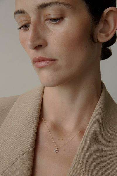 Otiumberg Tiny Diamond Flower Necklace 9kt Solid Gold