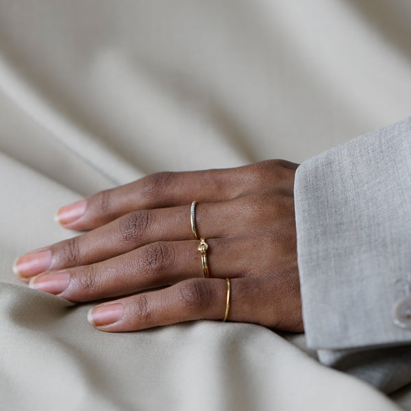 Otiumberg Twisted Diamond Thread Ring 9kt Solid Gold