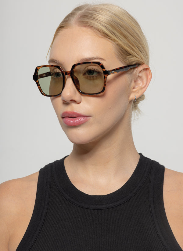 Otra Eyewear Sady -Tort/ Light Green