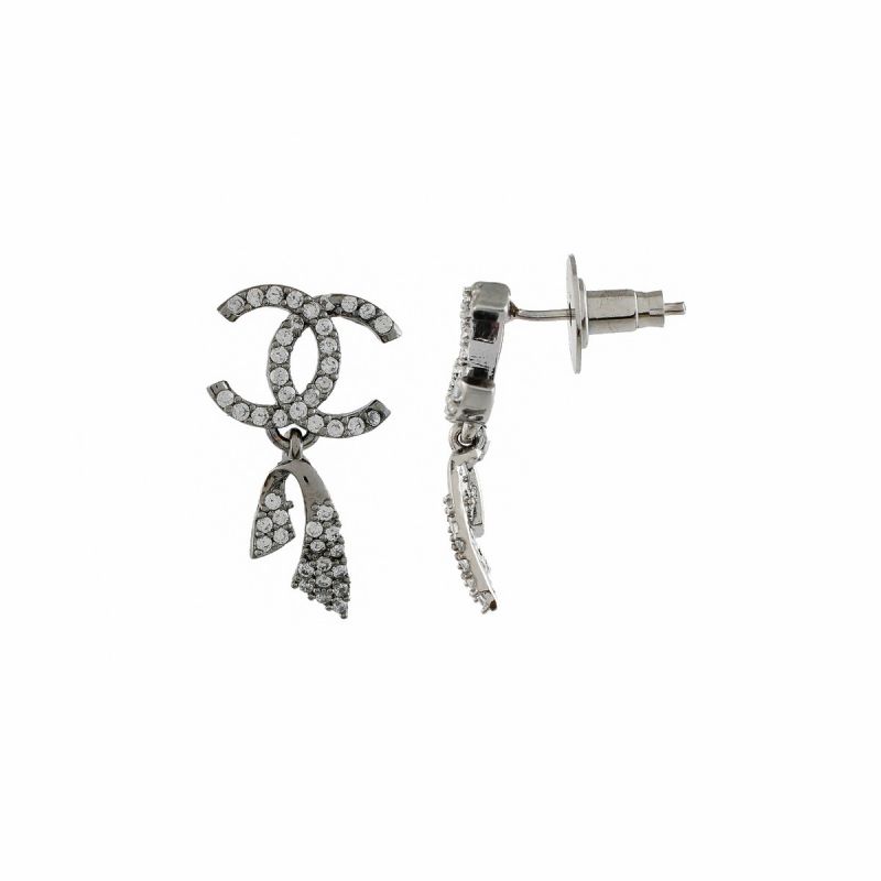 Oussum White Cubic Zirconia Fashion Stud Earring For Women