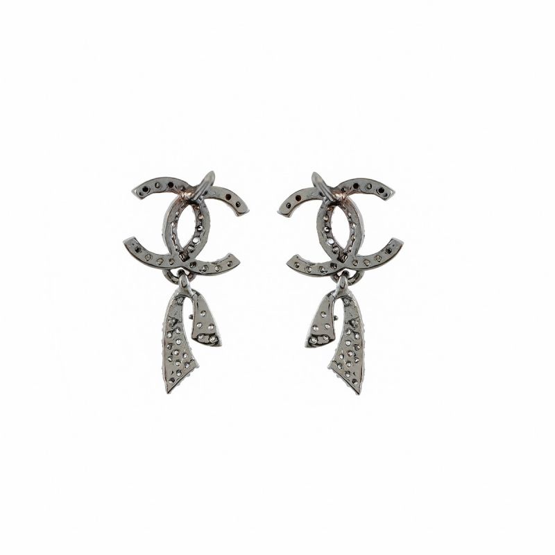 Oussum White Cubic Zirconia Fashion Stud Earring For Women