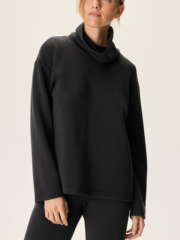 Outdoor Voices Stratus Funnel Neck Black
