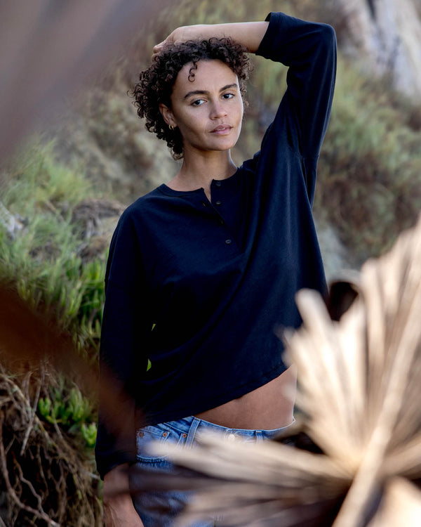 Outerknown Saltwater Slub Henley Pitch Black