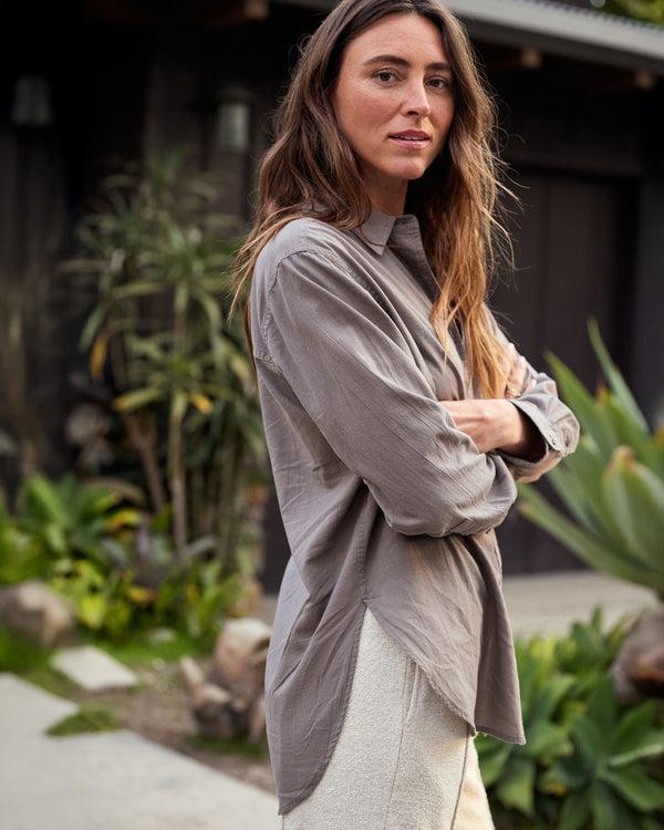 Outerknown The Lightweight Weekend Shirt Kelp Bloom