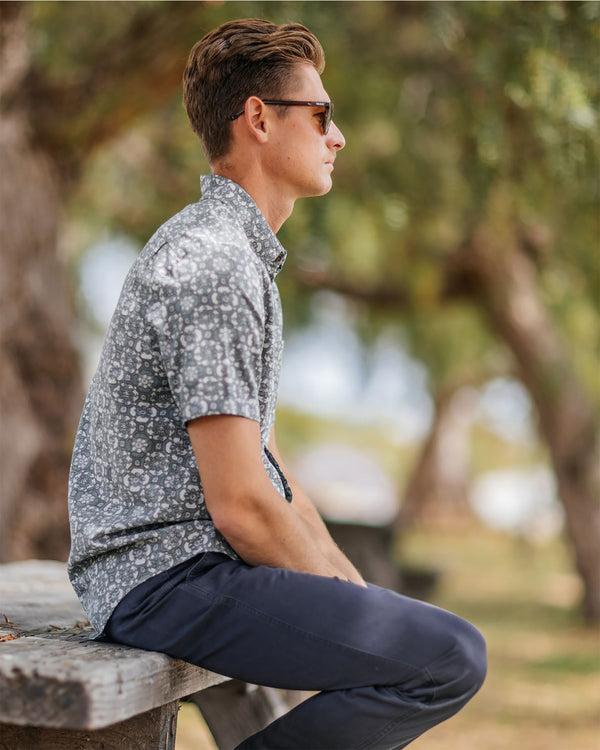 Outerknown The S/S Studio Shirt Off Duty Drab Tahiti Print