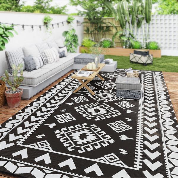 Outsunny 9' X 18' Outdoor Rug Waterproof Reversible Straw Material Black & White Rhombus Pattern