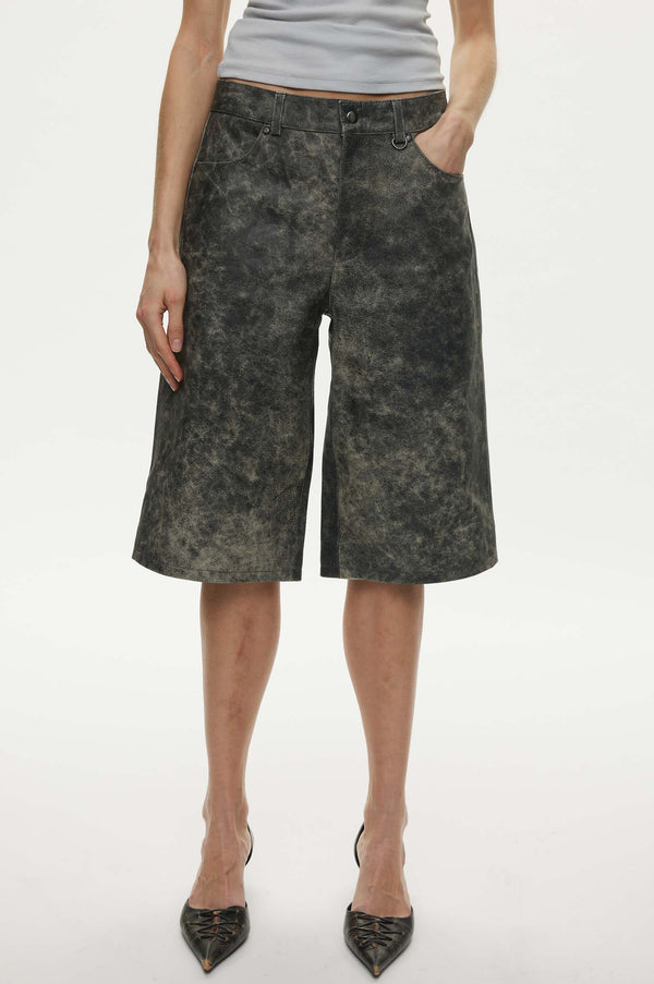Oval Square Bold Leather Shorts