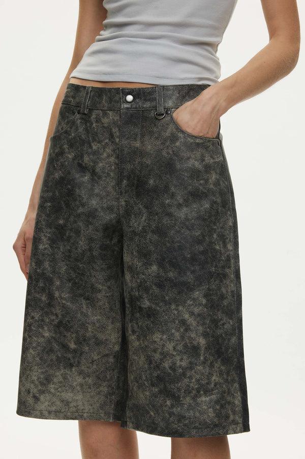 Oval Square Bold Leather Shorts