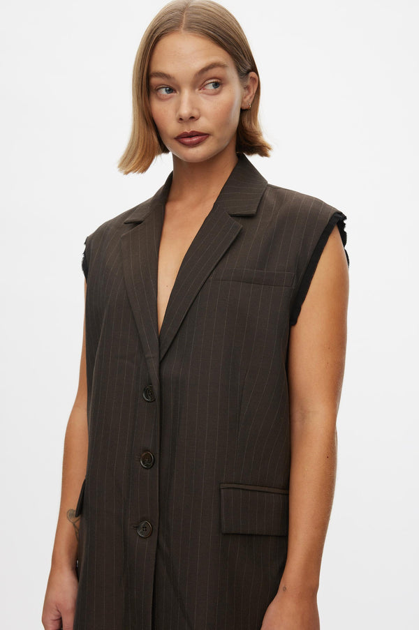 Oval Square Bonnie Vest