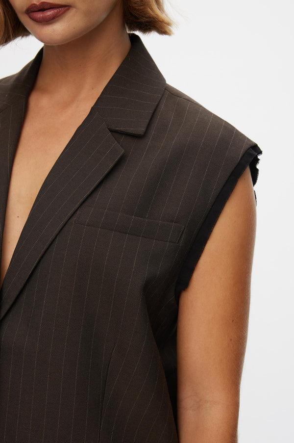 Oval Square Bonnie Vest