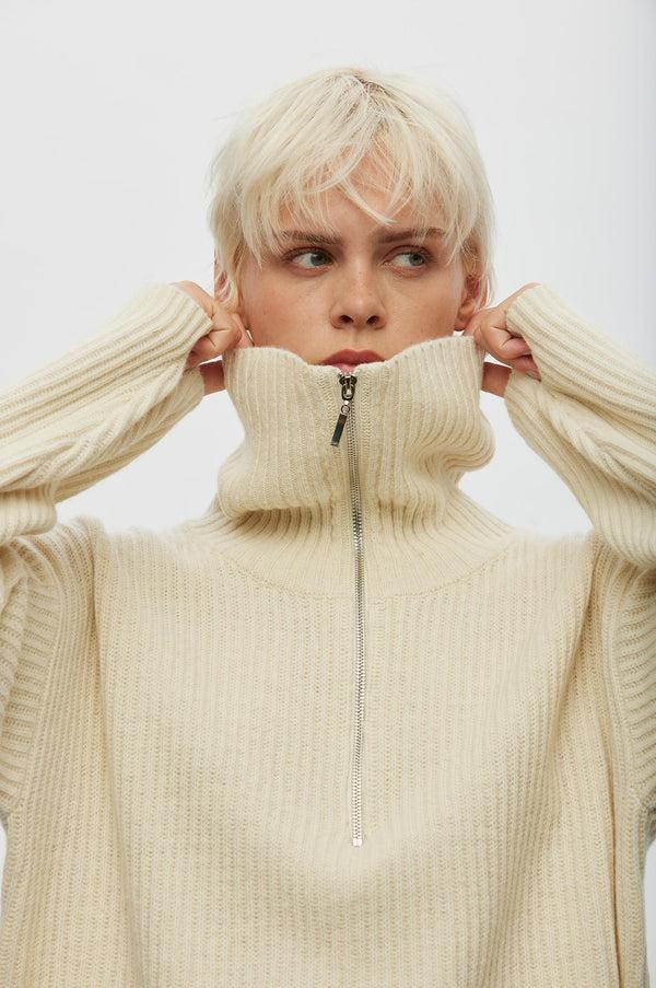 Oval Square Fave Zip Knit