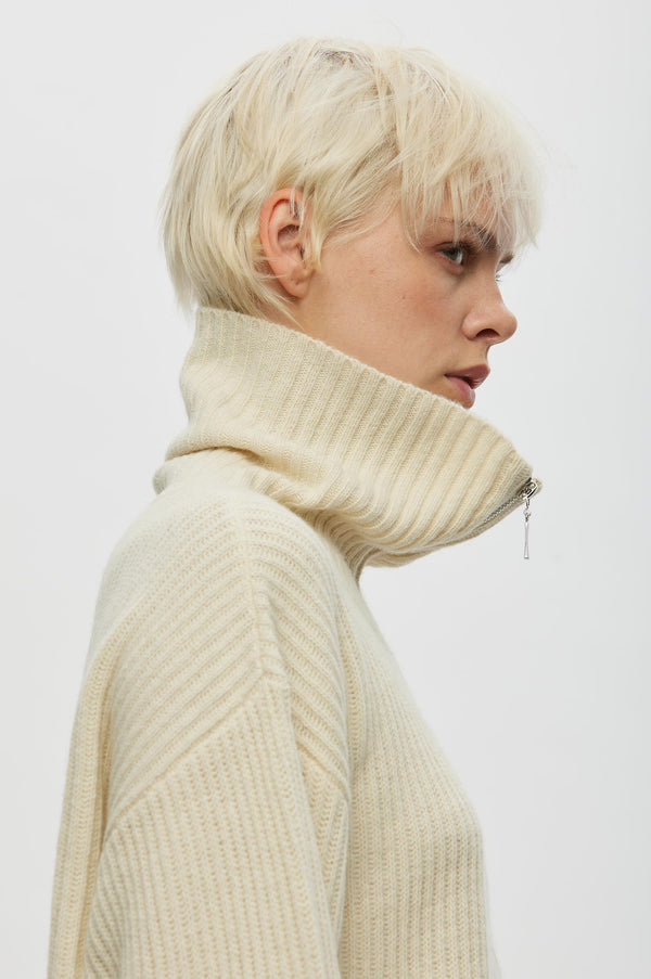 Oval Square Fave Zip Knit