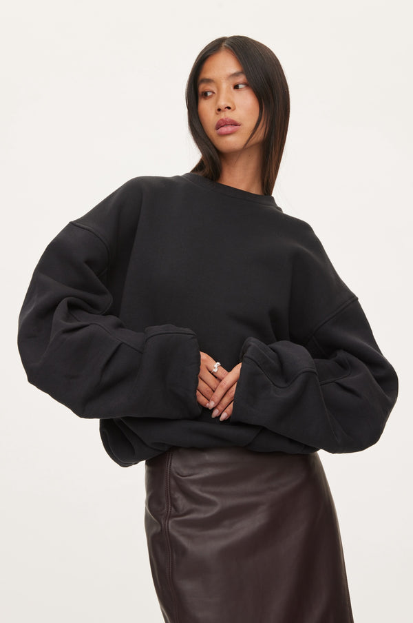 Oval Square First Crewneck Sweat