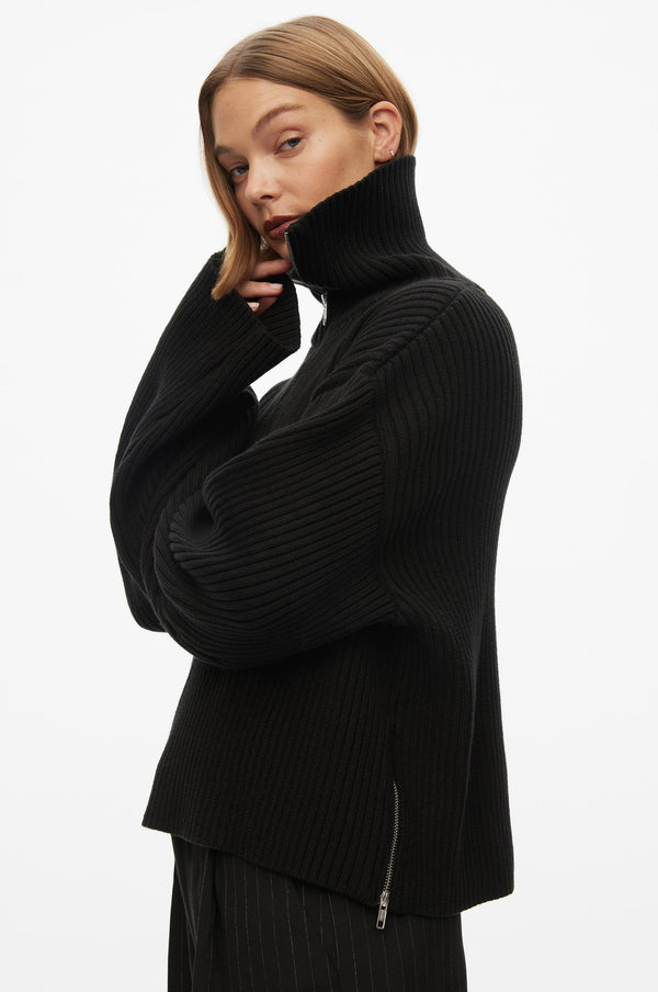 Oval Square Frost Half Zip Knit