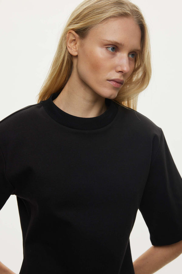 Oval Square Lana Tee