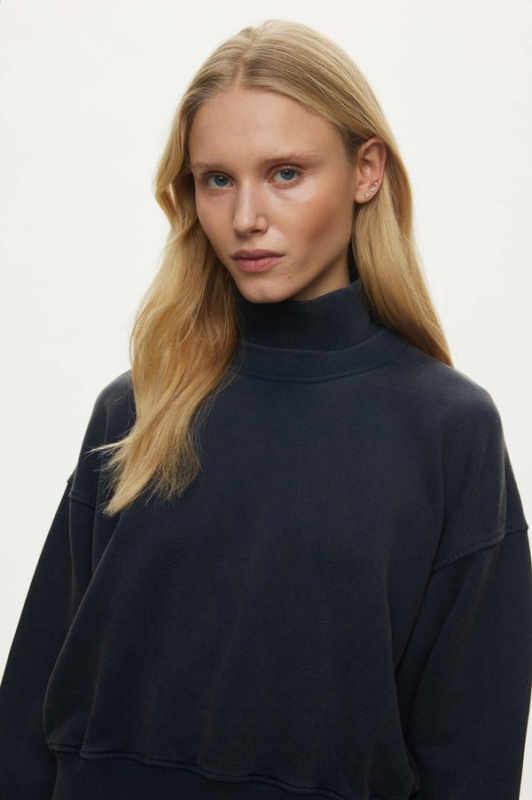 Oval Square Noel Rib Crewneck