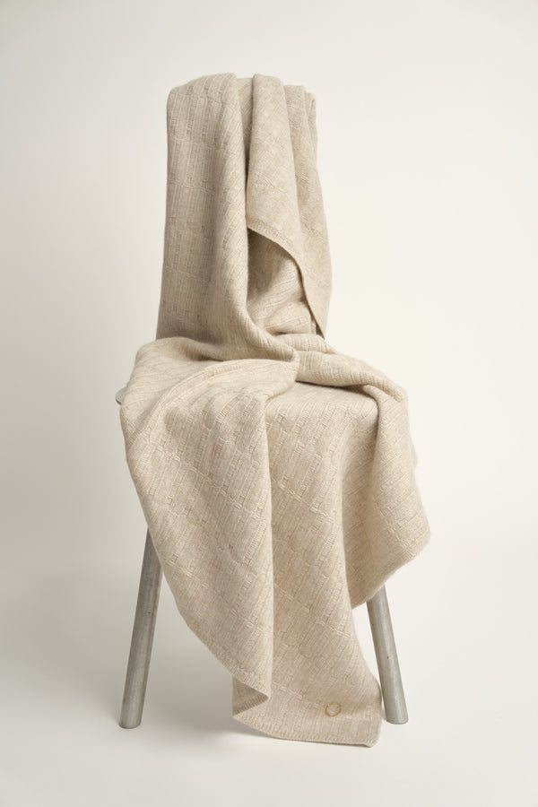 Oyuna Lake Throw In Feather