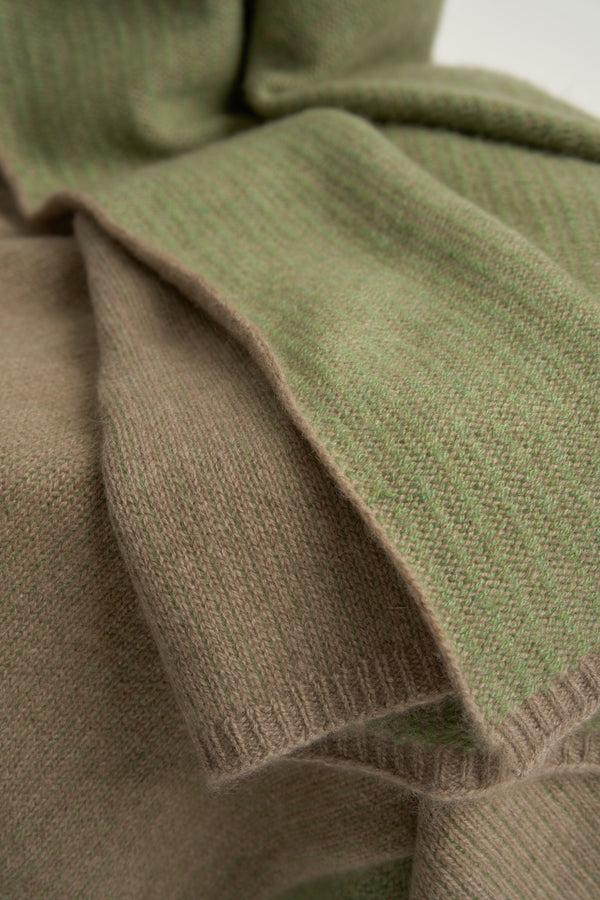 Oyuna Letra Throw Verde & Taupe