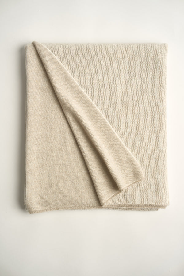Oyuna Mandu Throw Feather & Ivory