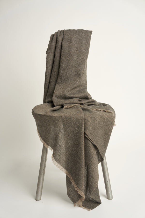Oyuna Saan Throw Charcoal & Taupe