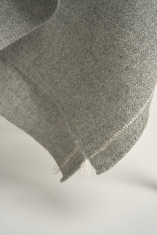 Oyuna Sabra Throw Soft Grey