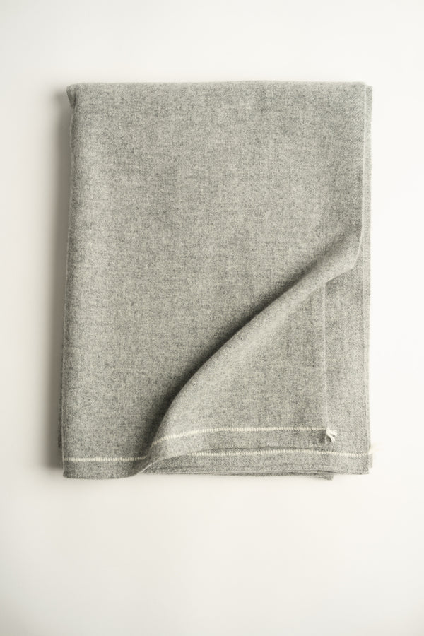 oyuna Sabra Throw Soft Grey
