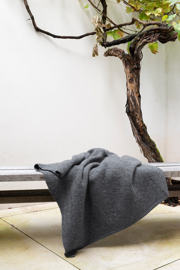 oyuna stone throw in slate